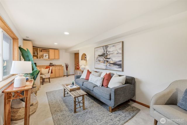 4710 Silver Bow Road NE, Tacoma, WA 98422