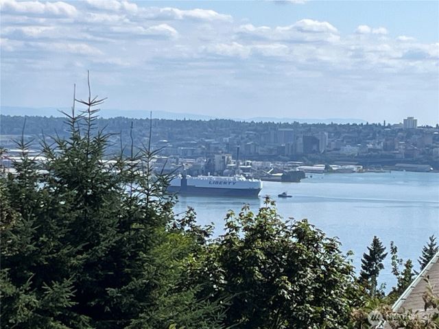 4710 Silver Bow Road NE, Tacoma, WA 98422