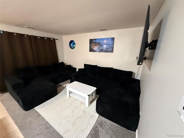 8066 Coventry Street, Westland, MI 48185