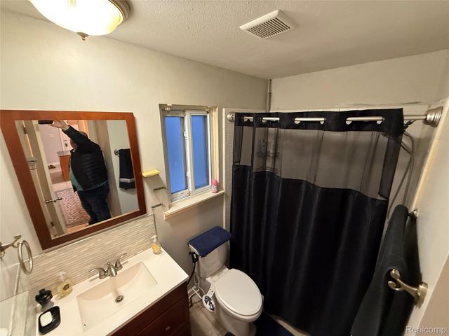 8066 Coventry Street, Westland, MI 48185