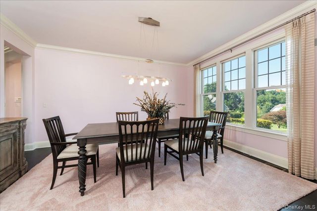 53 Pembroke Drive, Glen Cove, NY 11542