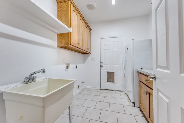 2 County Road 4725, Leonard, TX 75452