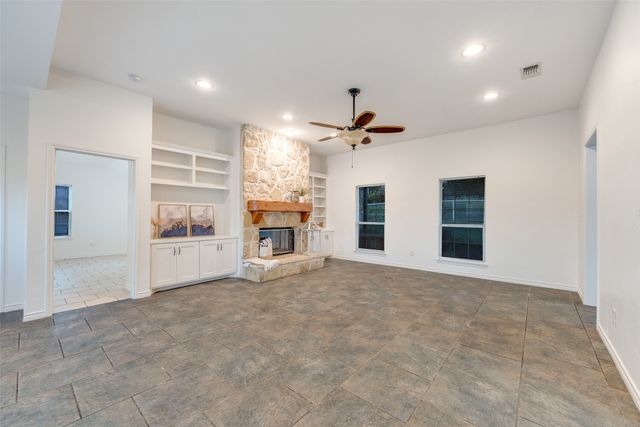 2 County Road 4725, Leonard, TX 75452