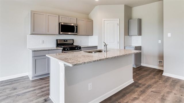 2208 Savannah View Drive, Lake Charles, LA 70607