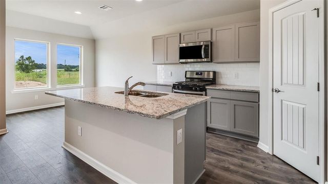 2208 Savannah View Drive, Lake Charles, LA 70607
