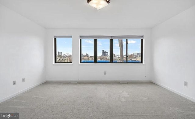 928 WALLACE ST, Philadelphia, PA 19123