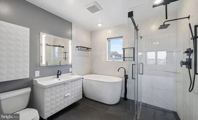 928 WALLACE ST, Philadelphia, PA 19123