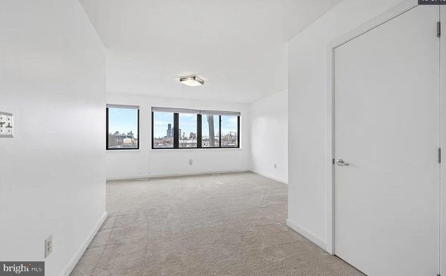 928 WALLACE ST, Philadelphia, PA 19123