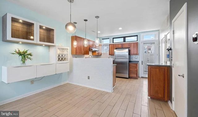 928 WALLACE ST, Philadelphia, PA 19123