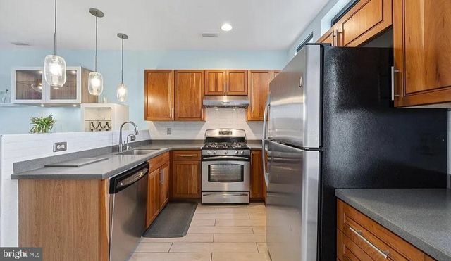 928 WALLACE ST, Philadelphia, PA 19123