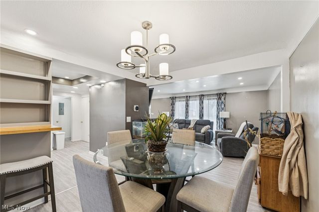 5039 Fairlawn Road, Lyndhurst, OH 44124