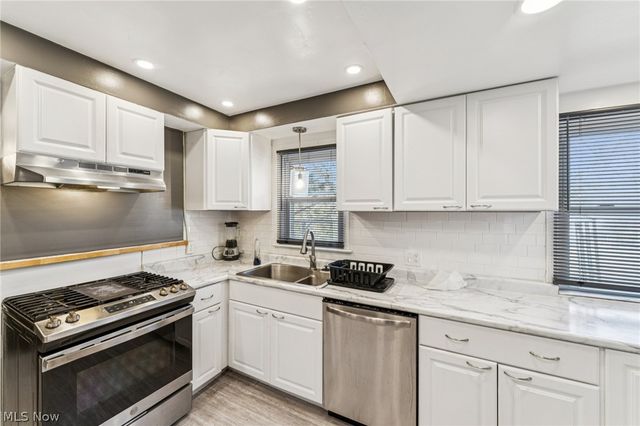 5039 Fairlawn Road, Lyndhurst, OH 44124