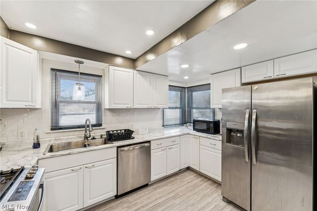 5039 Fairlawn Road, Lyndhurst, OH 44124