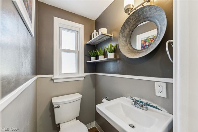 5039 Fairlawn Road, Lyndhurst, OH 44124