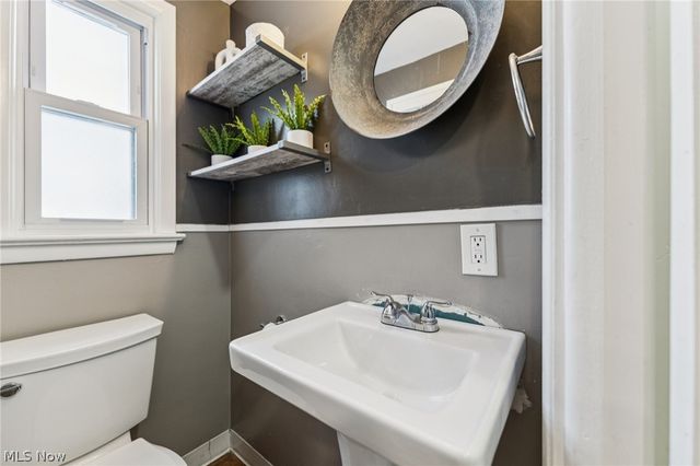 5039 Fairlawn Road, Lyndhurst, OH 44124