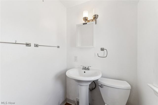 5039 Fairlawn Road, Lyndhurst, OH 44124