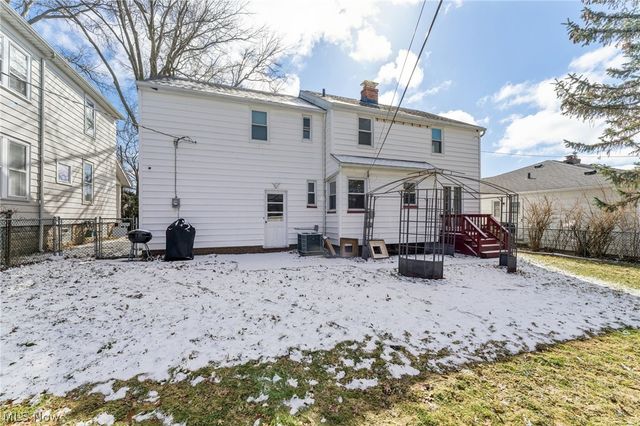 5039 Fairlawn Road, Lyndhurst, OH 44124