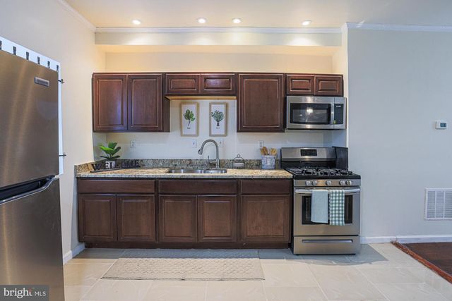 4110 FAIRVIEW AVE, Baltimore, MD 21216