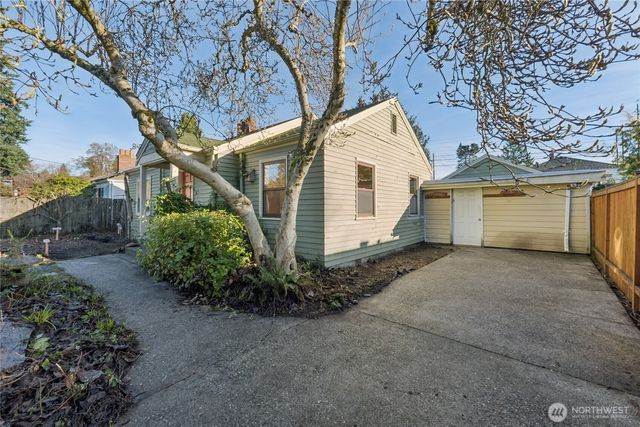 15208 6th Avenue NE, Shoreline, WA 98155