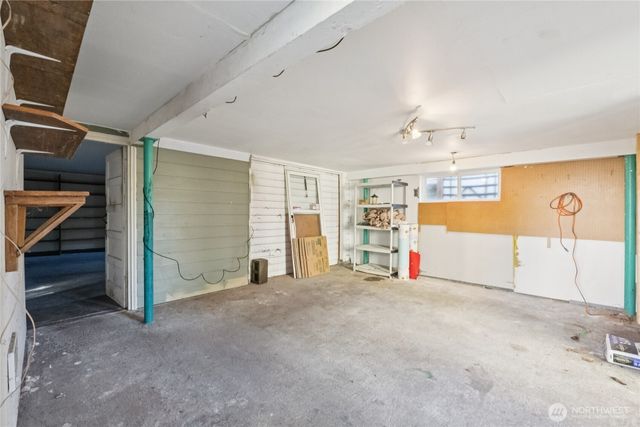 15208 6th Avenue NE, Shoreline, WA 98155