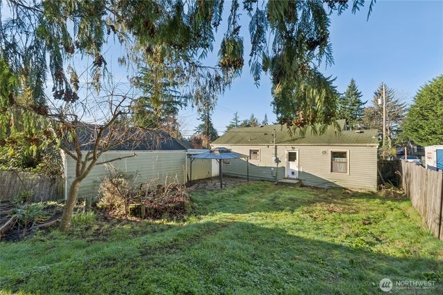 15208 6th Avenue NE, Shoreline, WA 98155