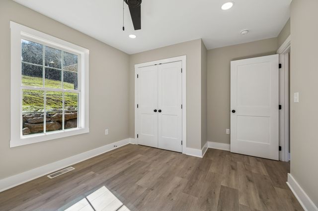 105 Agee Branch Ln, Hickman, TN 38567