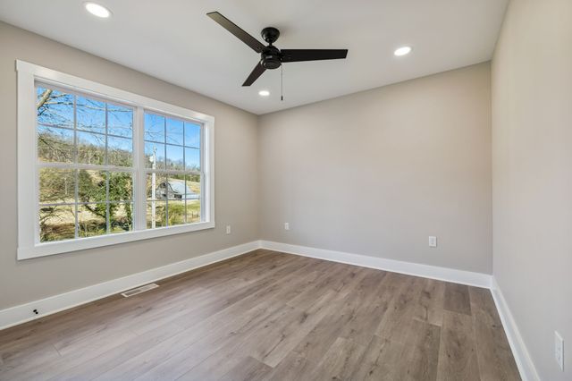 105 Agee Branch Ln, Hickman, TN 38567