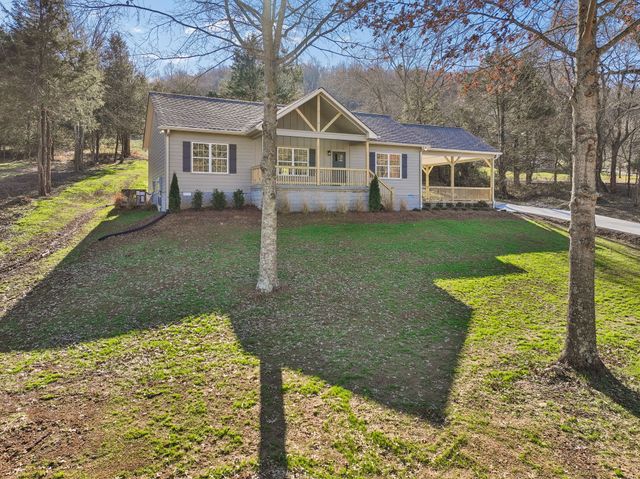 105 Agee Branch Ln, Hickman, TN 38567