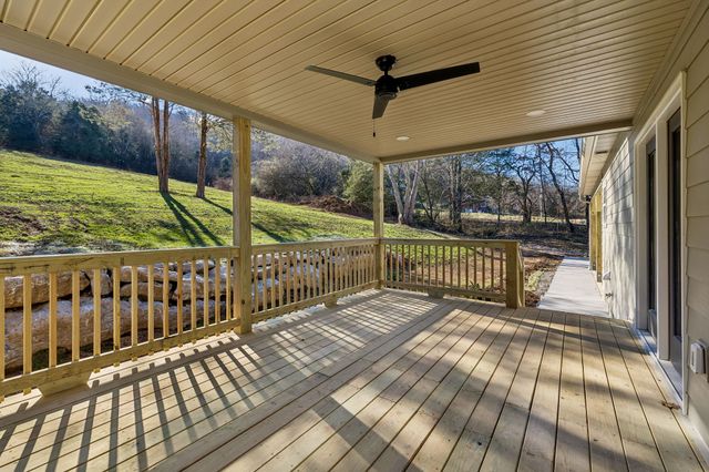 105 Agee Branch Ln, Hickman, TN 38567