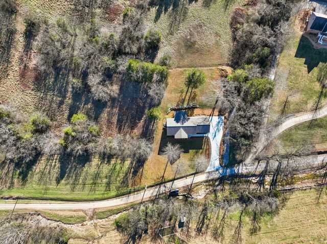 105 Agee Branch Ln, Hickman, TN 38567