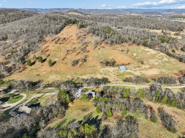 105 Agee Branch Ln, Hickman, TN 38567