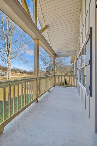 105 Agee Branch Ln, Hickman, TN 38567