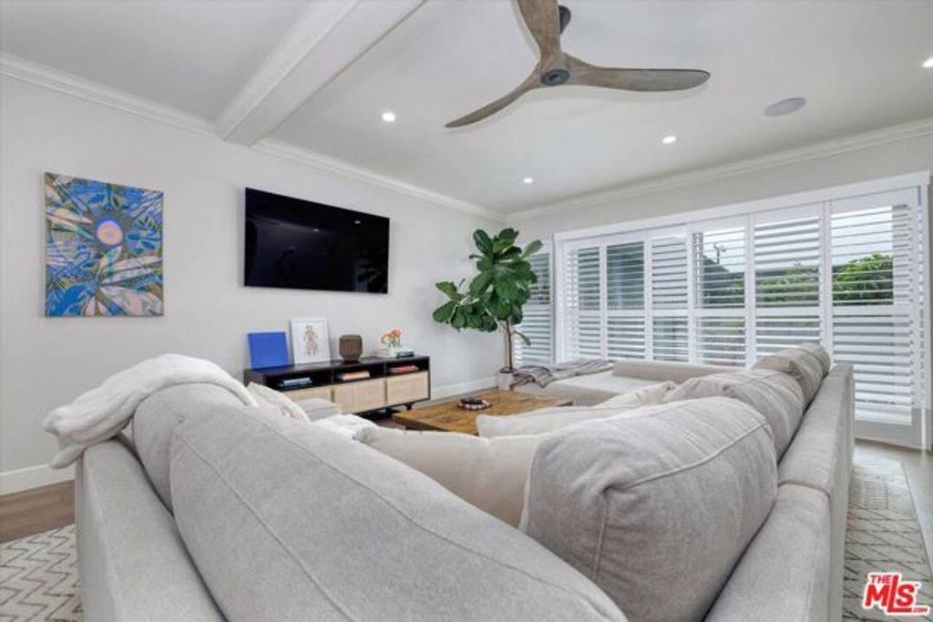 2021 California Avenue 20, Santa Monica, CA 90403