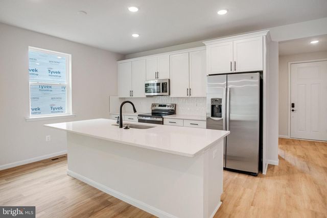 35599 PINE NEEDLE LN, Locust Grove, VA 22508