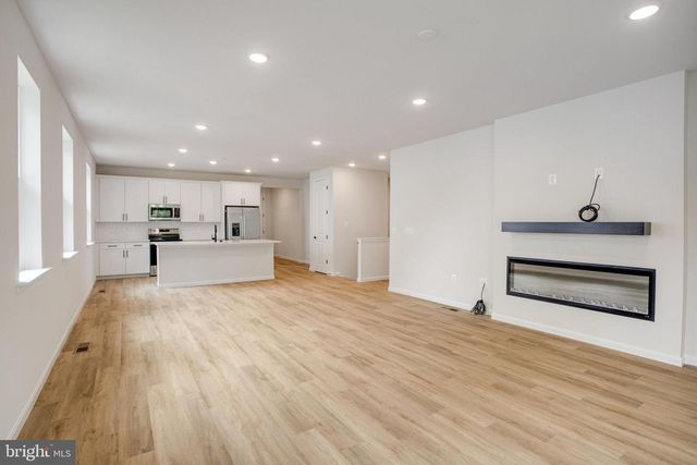 35599 PINE NEEDLE LN, Locust Grove, VA 22508