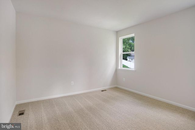 35599 PINE NEEDLE LN, Locust Grove, VA 22508