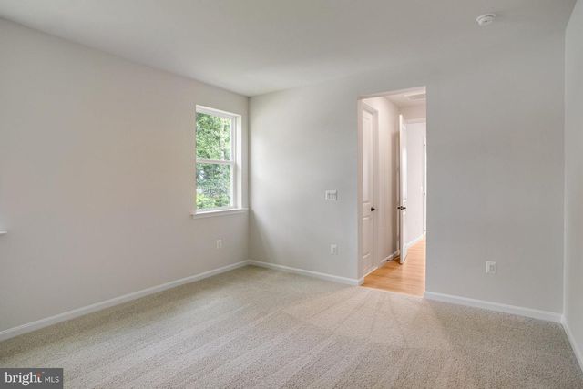 35599 PINE NEEDLE LN, Locust Grove, VA 22508