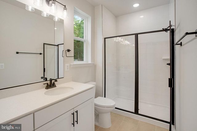 35599 PINE NEEDLE LN, Locust Grove, VA 22508