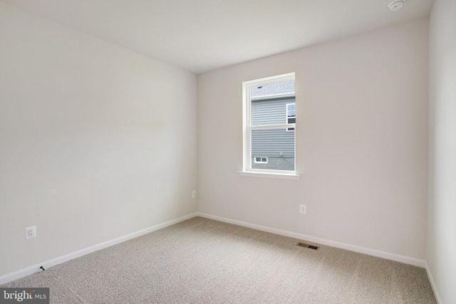 35599 PINE NEEDLE LN, Locust Grove, VA 22508