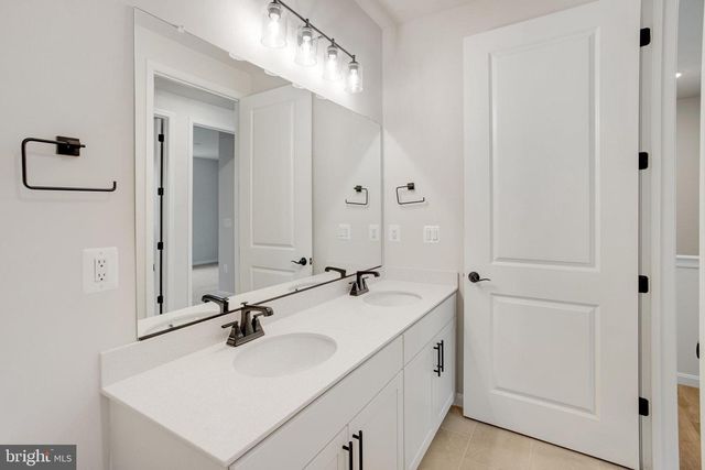 35599 PINE NEEDLE LN, Locust Grove, VA 22508