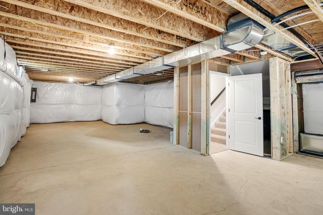 35599 PINE NEEDLE LN, Locust Grove, VA 22508