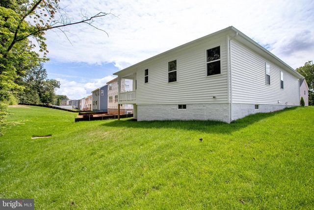 35599 PINE NEEDLE LN, Locust Grove, VA 22508