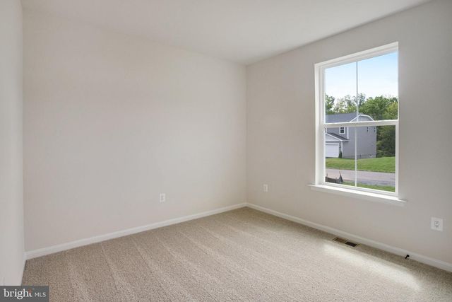 35599 PINE NEEDLE LN, Locust Grove, VA 22508