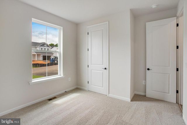 35599 PINE NEEDLE LN, Locust Grove, VA 22508