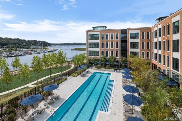 100 Garvies Point Road 1007, Glen Cove, NY 11542