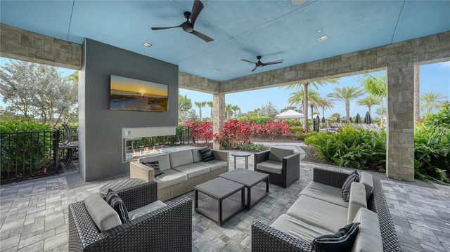 15613 SAN LAZZARO AVENUE, Lakewood Ranch, FL 34211