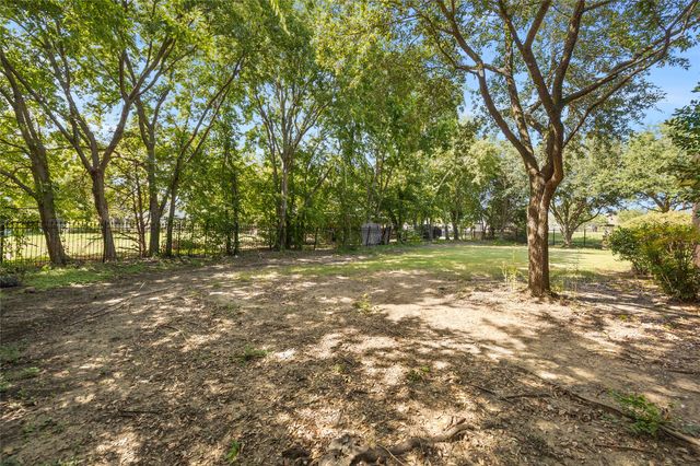 201 Stanford Court, Heath, TX 75032