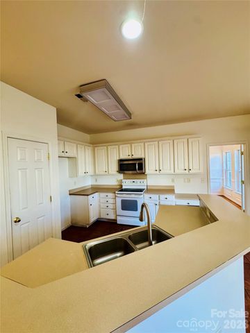 7411 Gate Key Court, Stanley, NC 28164