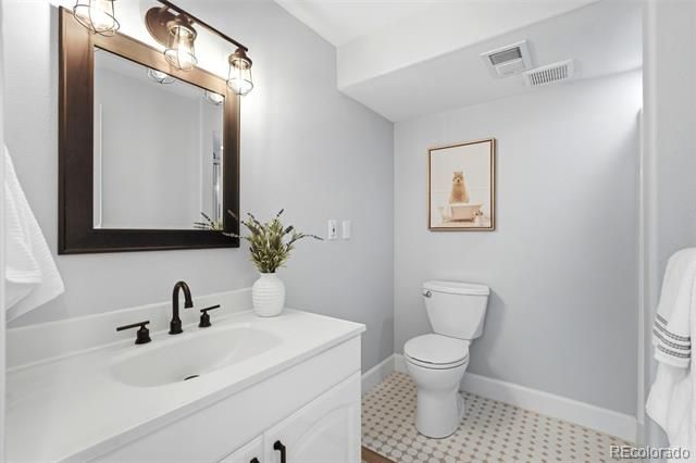 8512 Union Circle, Arvada, CO 80005