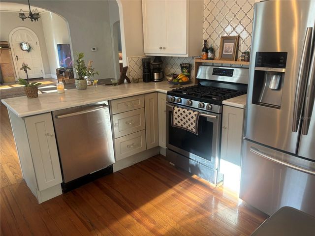 316 18TH AVENUE NE, St Petersburg, FL 33704